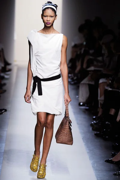 Look 25